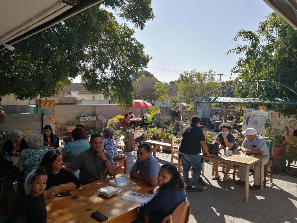 Suzie'S Coffee Shop Accommodation Bellville Bagian luar foto