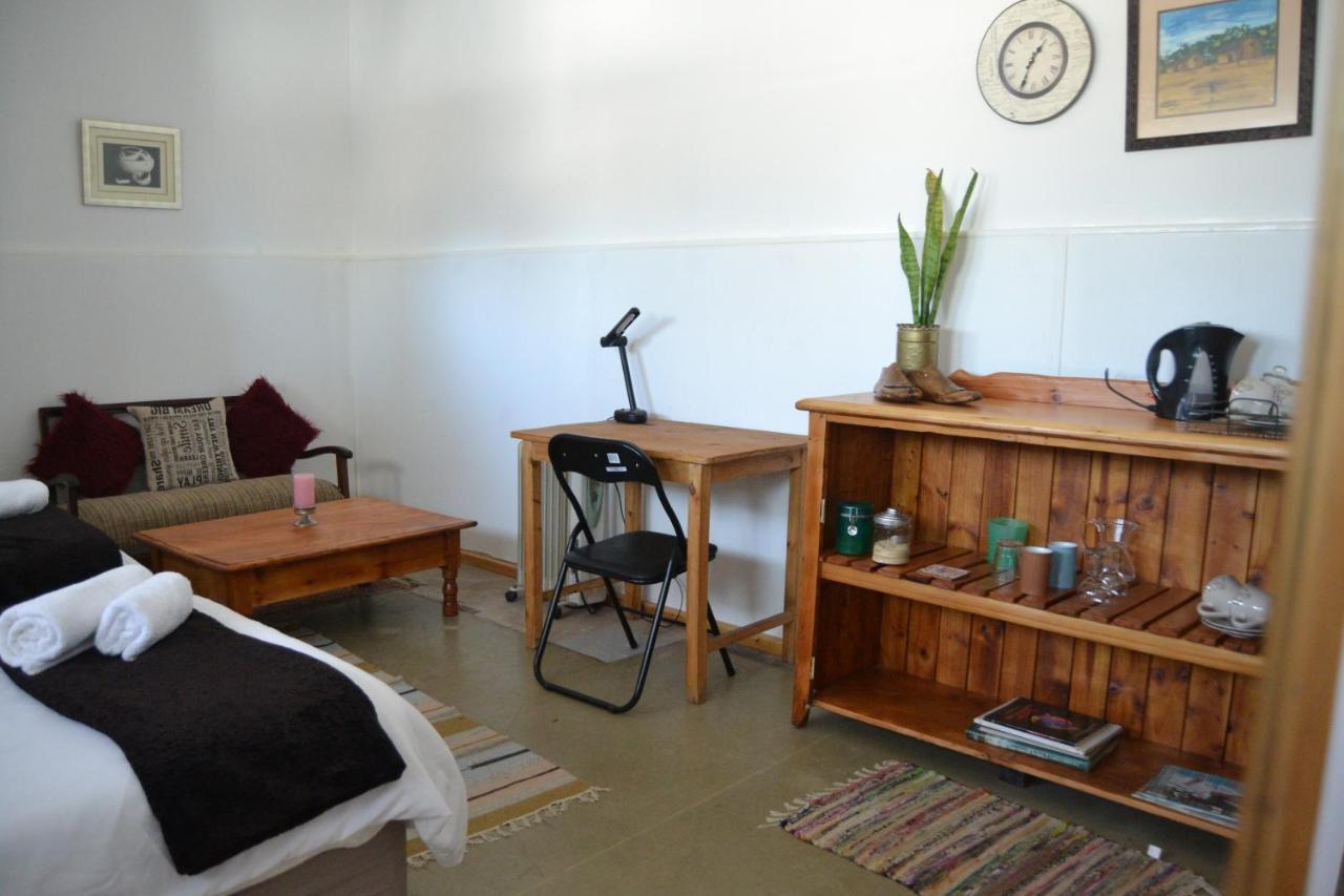 Suzie'S Coffee Shop Accommodation Bellville Bagian luar foto